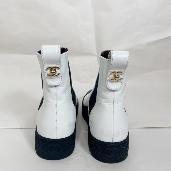 CHANEL Calfskin Cap Toe CC Turn lock Ankle Boots - Picture 3 of 10
